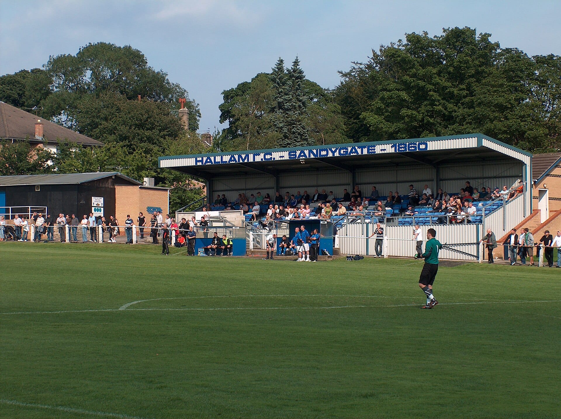 The Oldest Football Grounds in the World: Seven Grounds, Seven Crowns